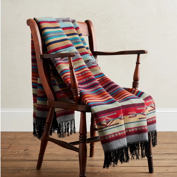 Pendleton Bedding New Pendleton Chimayo Fringed Jacquard Throw